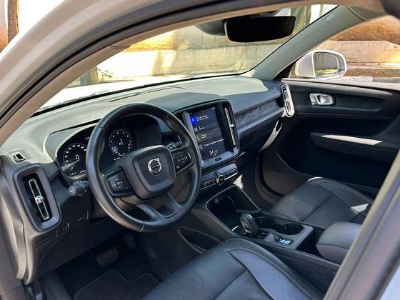 VOLVO XC40 2.0 T4 GASOLINA GEARTRONIC